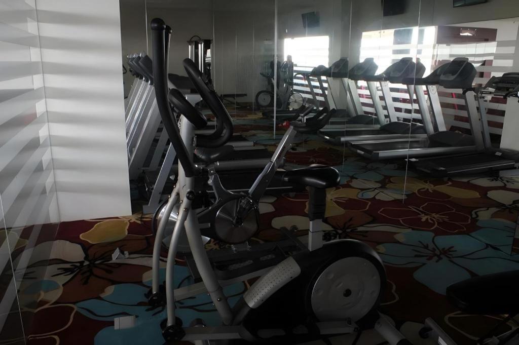 G'Sign Hotel Banjarmasin Банджермасин Екстериор снимка