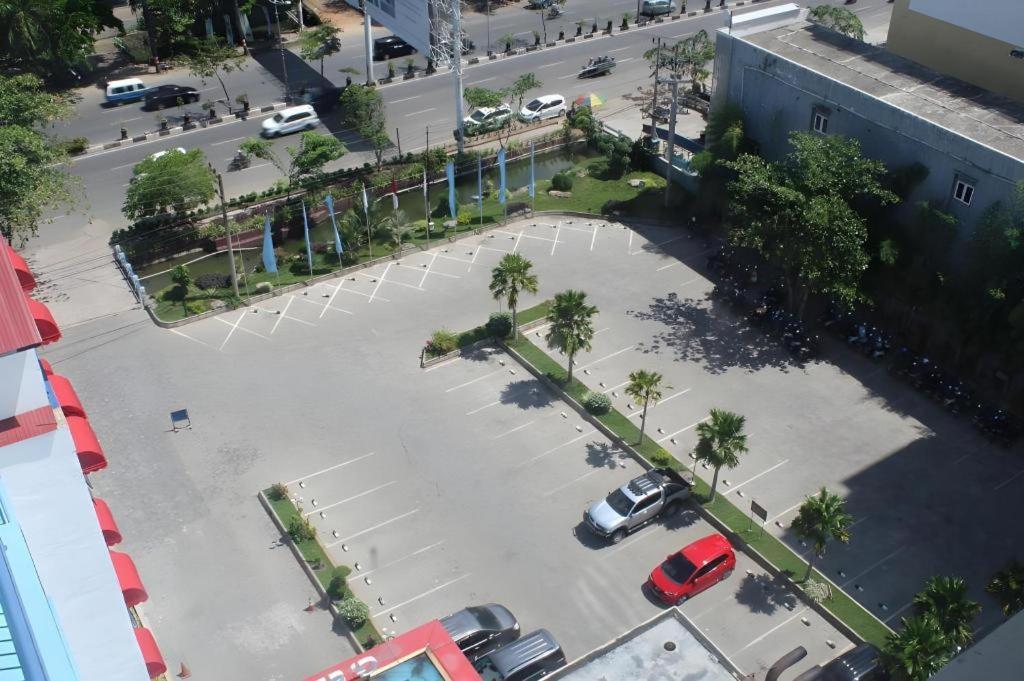 G'Sign Hotel Banjarmasin Банджермасин Екстериор снимка
