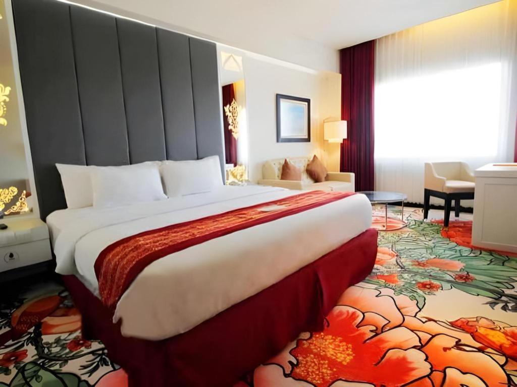 G'Sign Hotel Banjarmasin Банджермасин Екстериор снимка