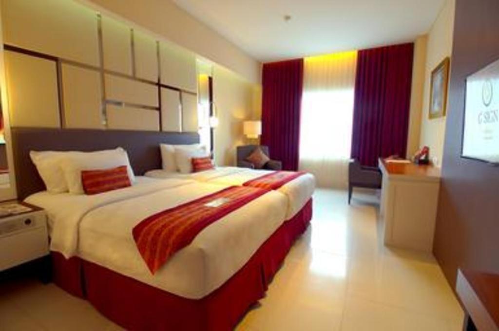 G'Sign Hotel Banjarmasin Банджермасин Екстериор снимка