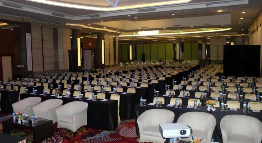G'Sign Hotel Banjarmasin Банджермасин Екстериор снимка